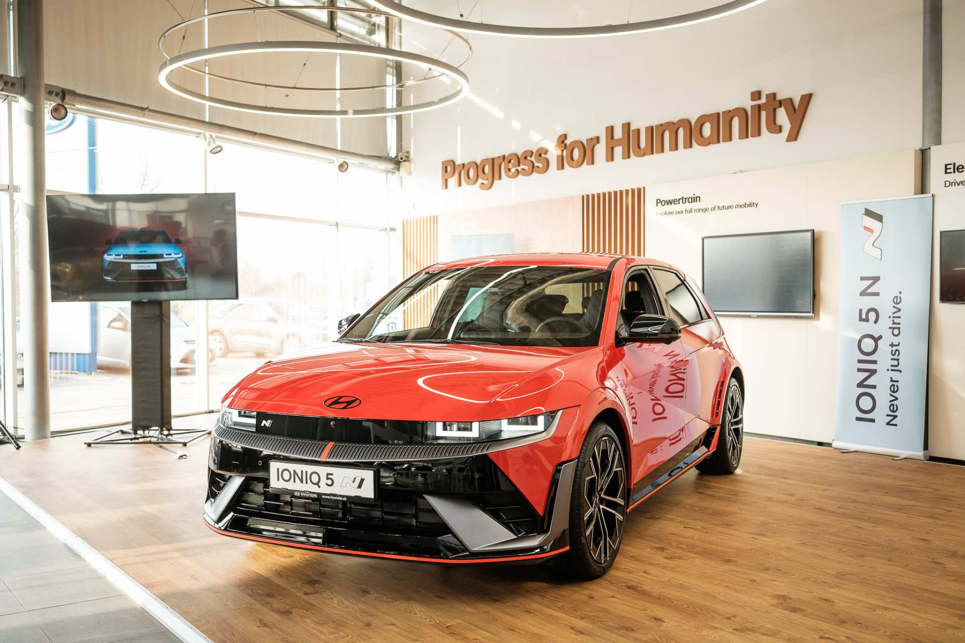 Hyundai predstavil výkonný IONIQ 5 N. Na Slovenskú premiéru si vybral špeciálny dátum