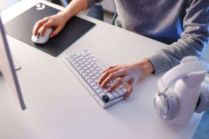 Logitech G predstavuje novú kompaktnú klávesnicu G PRO X TKL a u vybraných partnerov rozširuje svoje portfólio