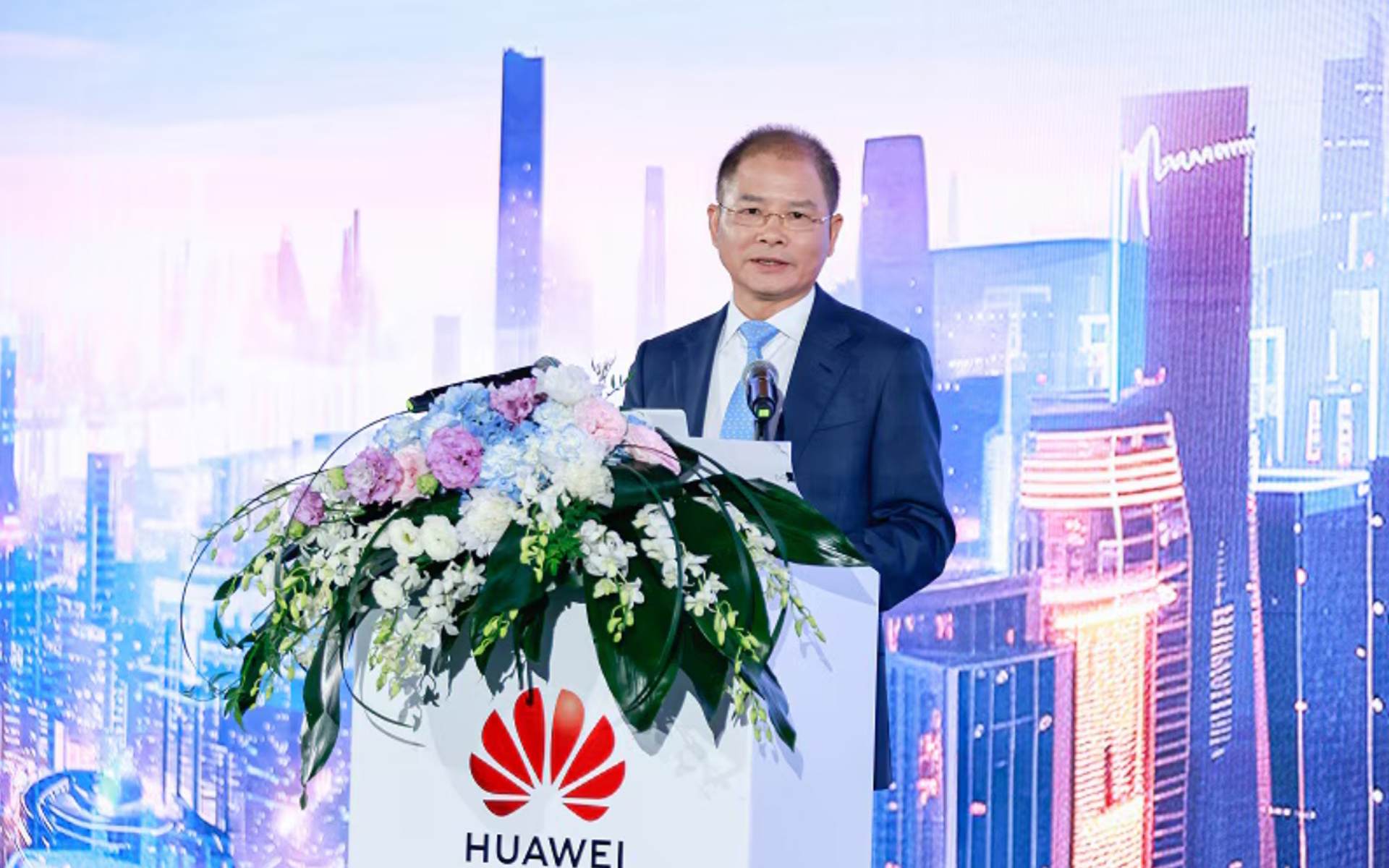 Huawei odkrýva stratégiu All Intelligence: Budúcnosť priemyslu s využitím umelej inteligencie