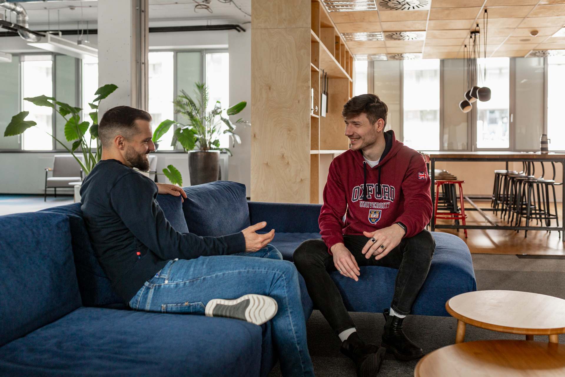 Zoznamky stagnujú, Cosmic Latte napriek tomu dokázalo rásť o 21 %. Aplikáciám pre LGBTQ+ pomohla k obratu 2,5 milióna eur AI