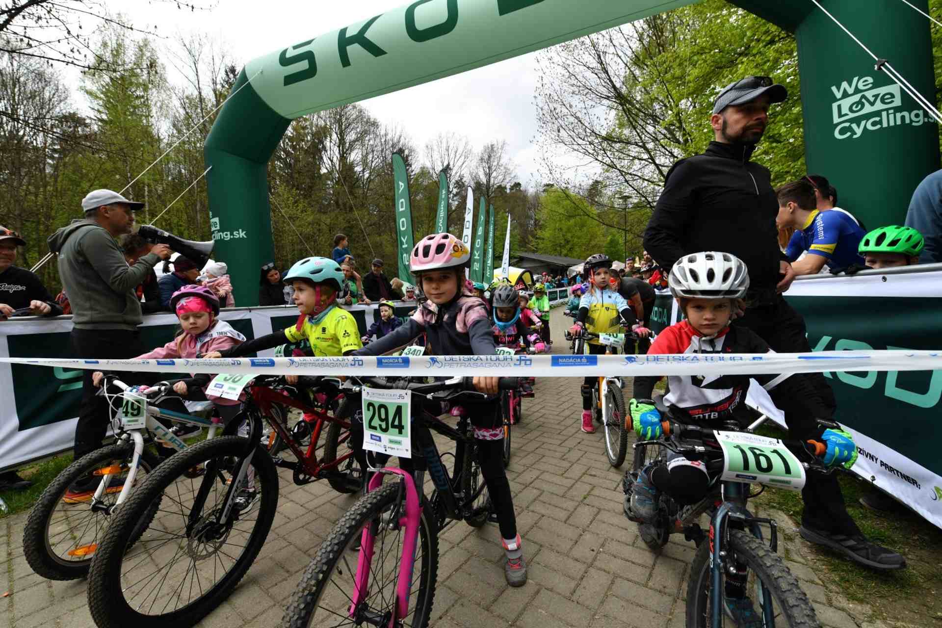 Škoda opäť podporuje mladé cyklistické talenty a pozýva na Detskú Tour Petra Sagana 2024