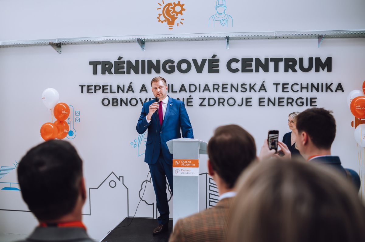 Duálna Akadémia otvorila nové Tréningové centrum, ktoré je jedinečné v strednej Európe