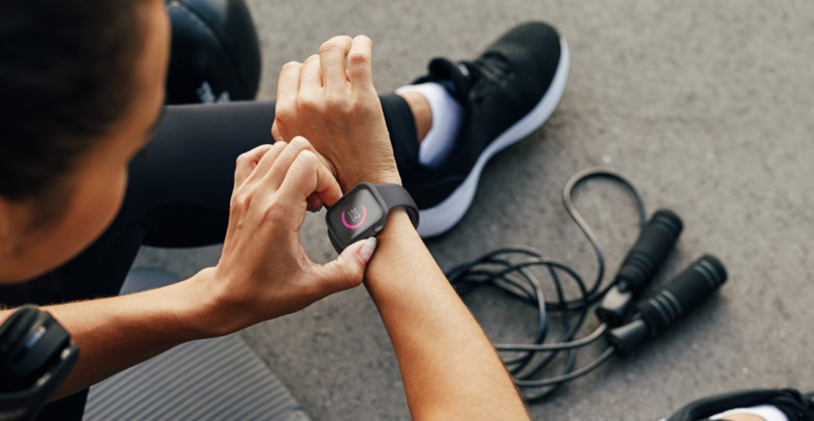 Belkin ScreenForce TemperedCurve 2-in-1 spoľahlivo chráni Apple Watch