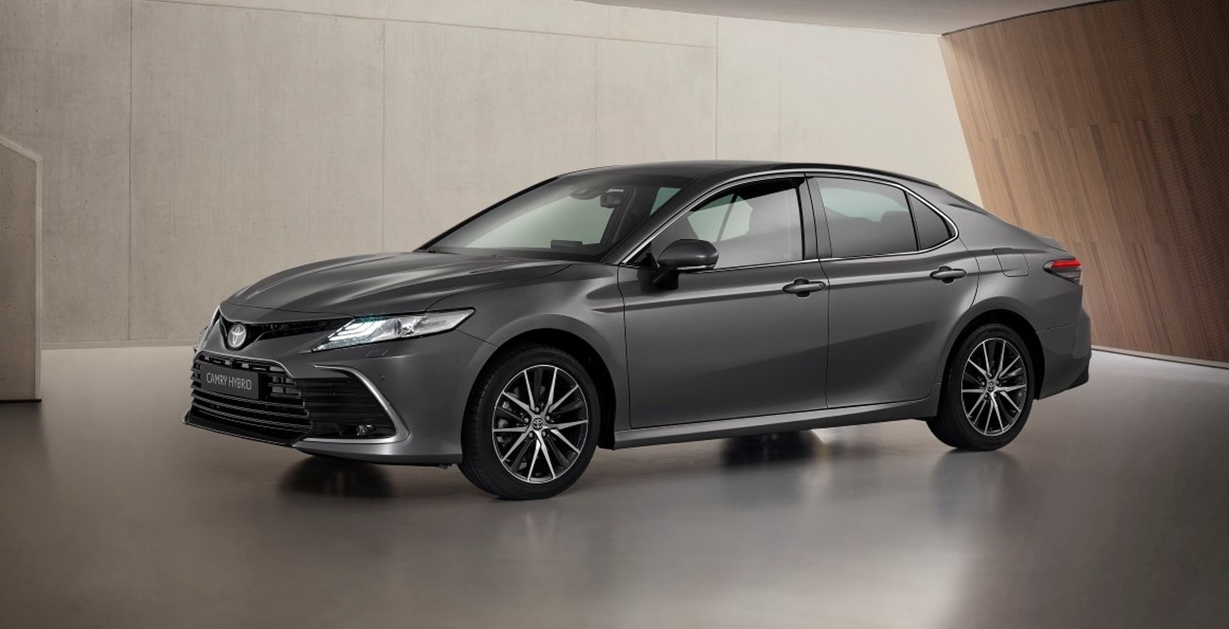 Hybridná Toyota Camry získala ocenenie Green Choice od Consumer Reports