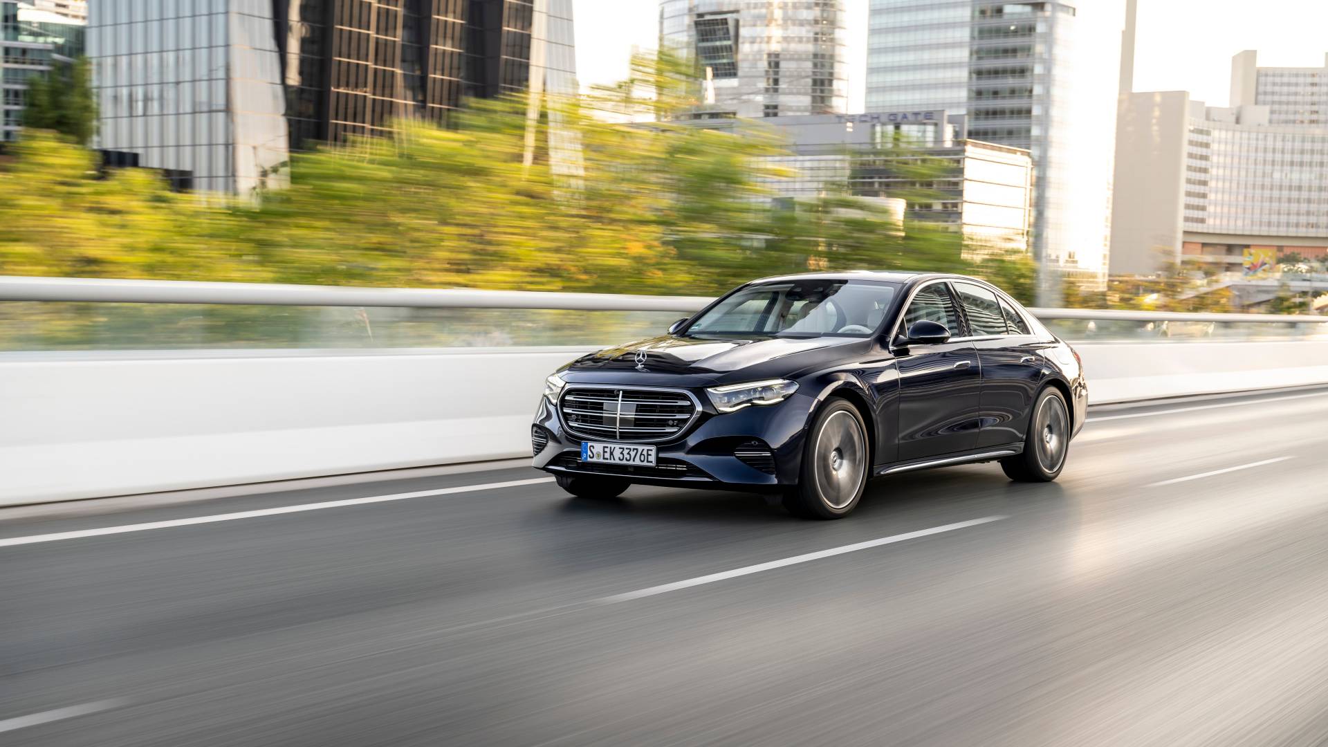 Mercedes-Benz Trieda E pokračuje v zbieraní víťazstiev v odborných anketách