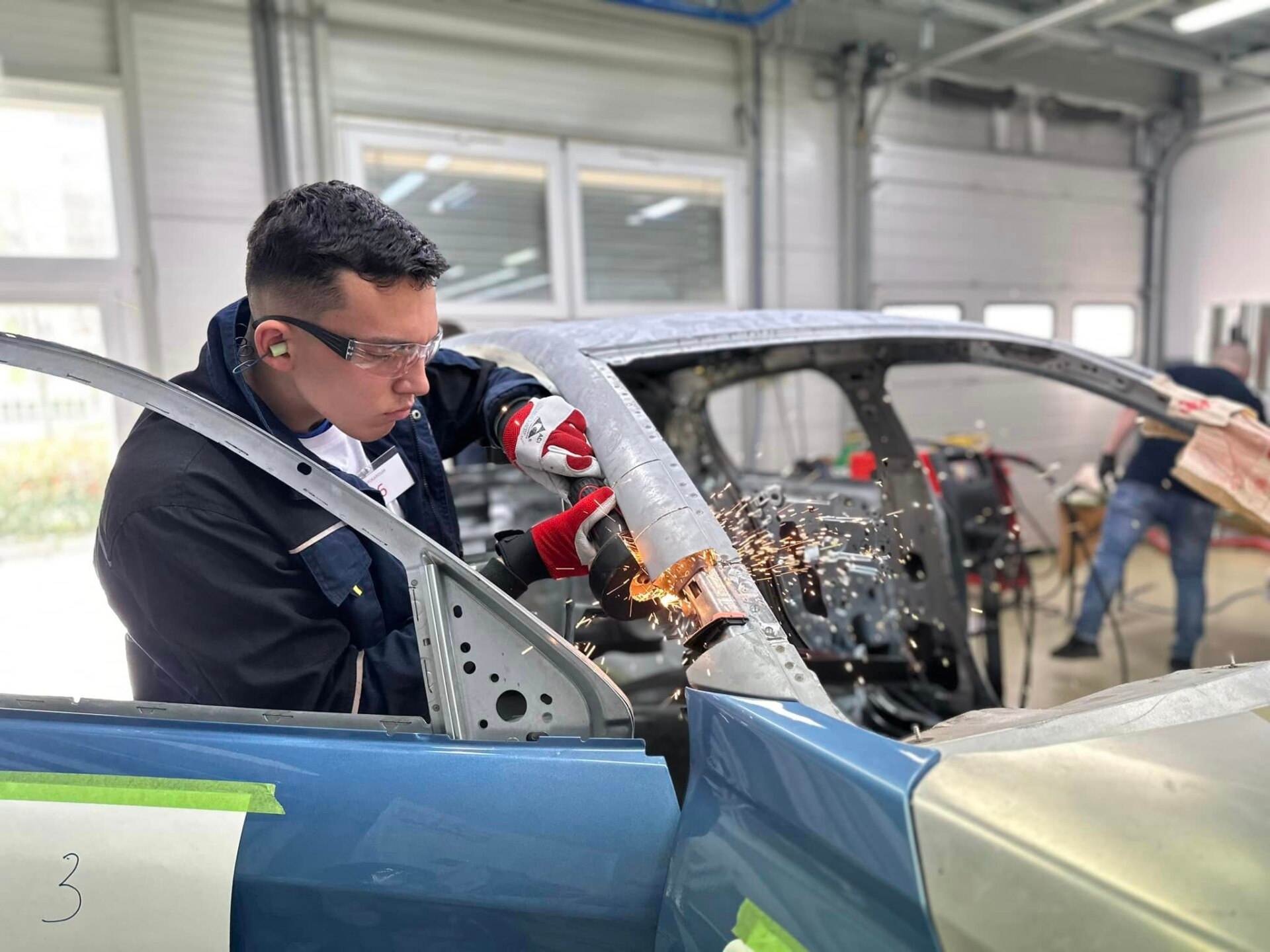 Škoda Auto Slovensko podporuje mladé talenty v súťaži Autoopravár Junior