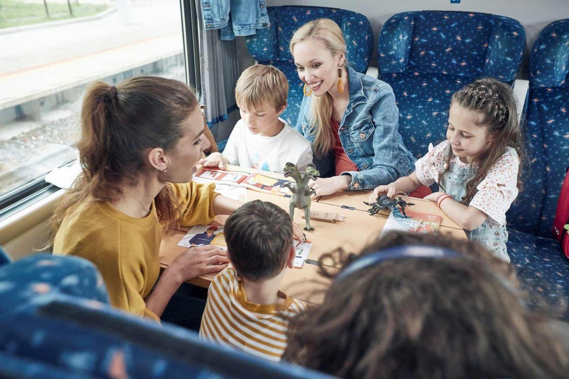 Ekologicky a komfortne diaľkovými vlakmi ZSSK. Občerstvenie, pitný režim, pohodlie a klíma