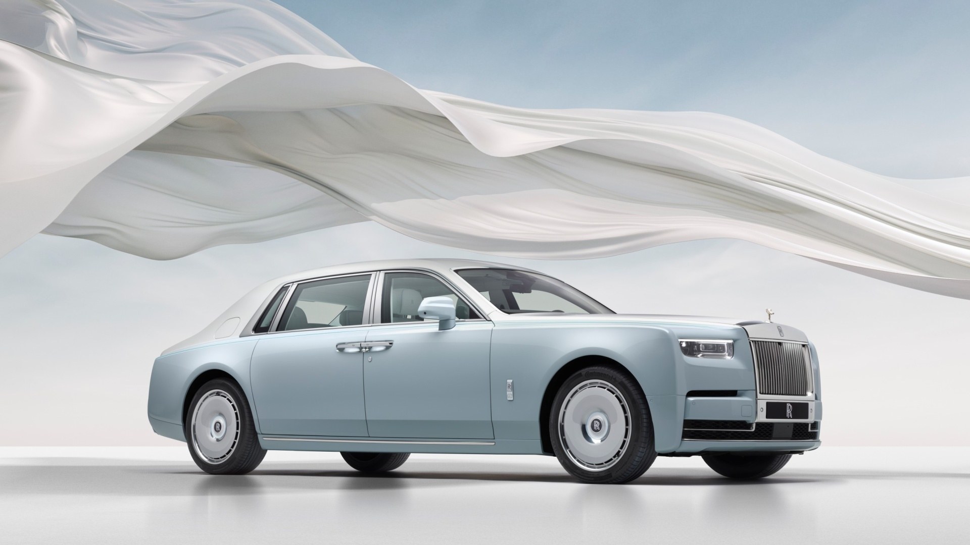 Rolls-Royce predstavuje Phantom Scintilla Private Collection: Pocta soške Spirit of Ecstasy