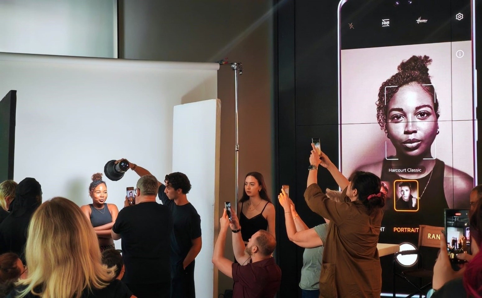 HONOR usporiadal trojdňové podujatie Rankin LIVE v centre Londýna na oslavu portrétnych funkcií série HONOR 200