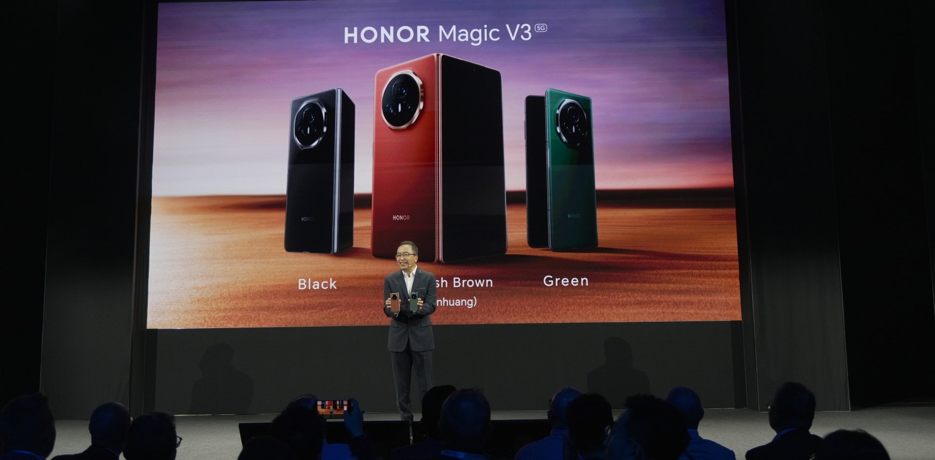 Ľudia, ktorí pracujú v kanceláriách sú zahltení technológiami a uvítali by zníženie mentálnej záťaže