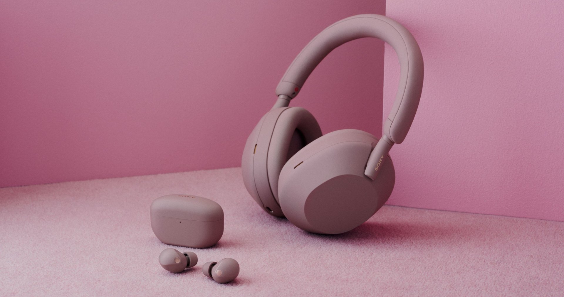 Slúchadlá Sony radu 1000X sú novo k dispozícii vo fialovo-ružovej farbe