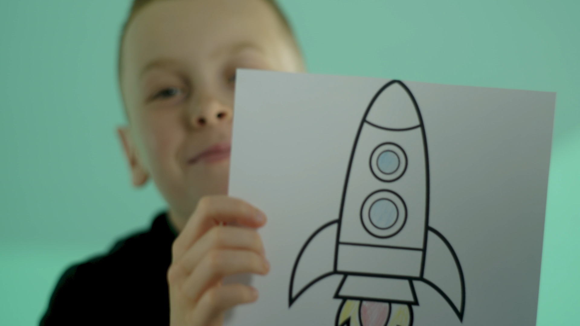 365.bank spúšťa emotívnu kampaň na podporu platovej rovnosti. Dajme všetkým rovnaké euro, odkazuje