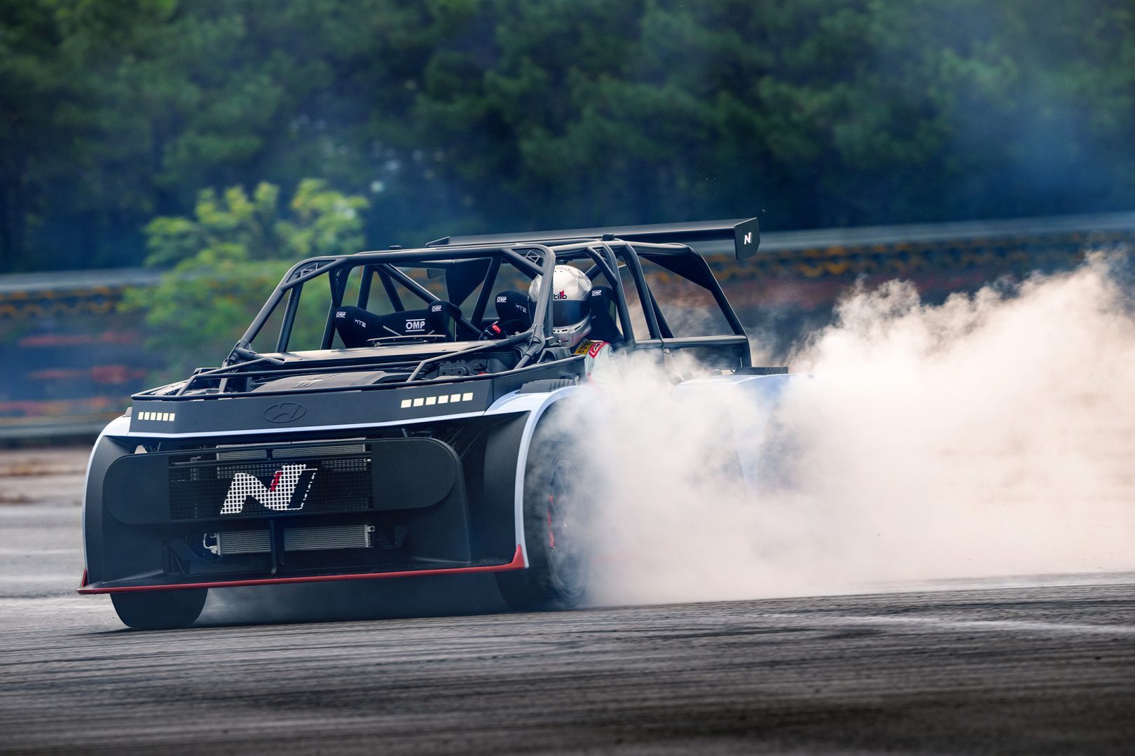 Hyundai N predstavil na podujatí N Day 2024 odvážny RN24, experimentálny koncept budúceho vysokovýkonného elektrického vozidla