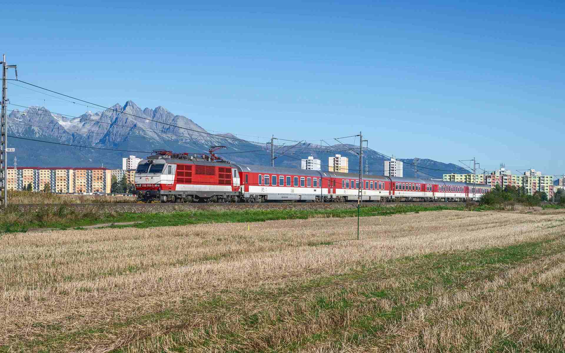 IC vlaky posilnené aj tento víkend