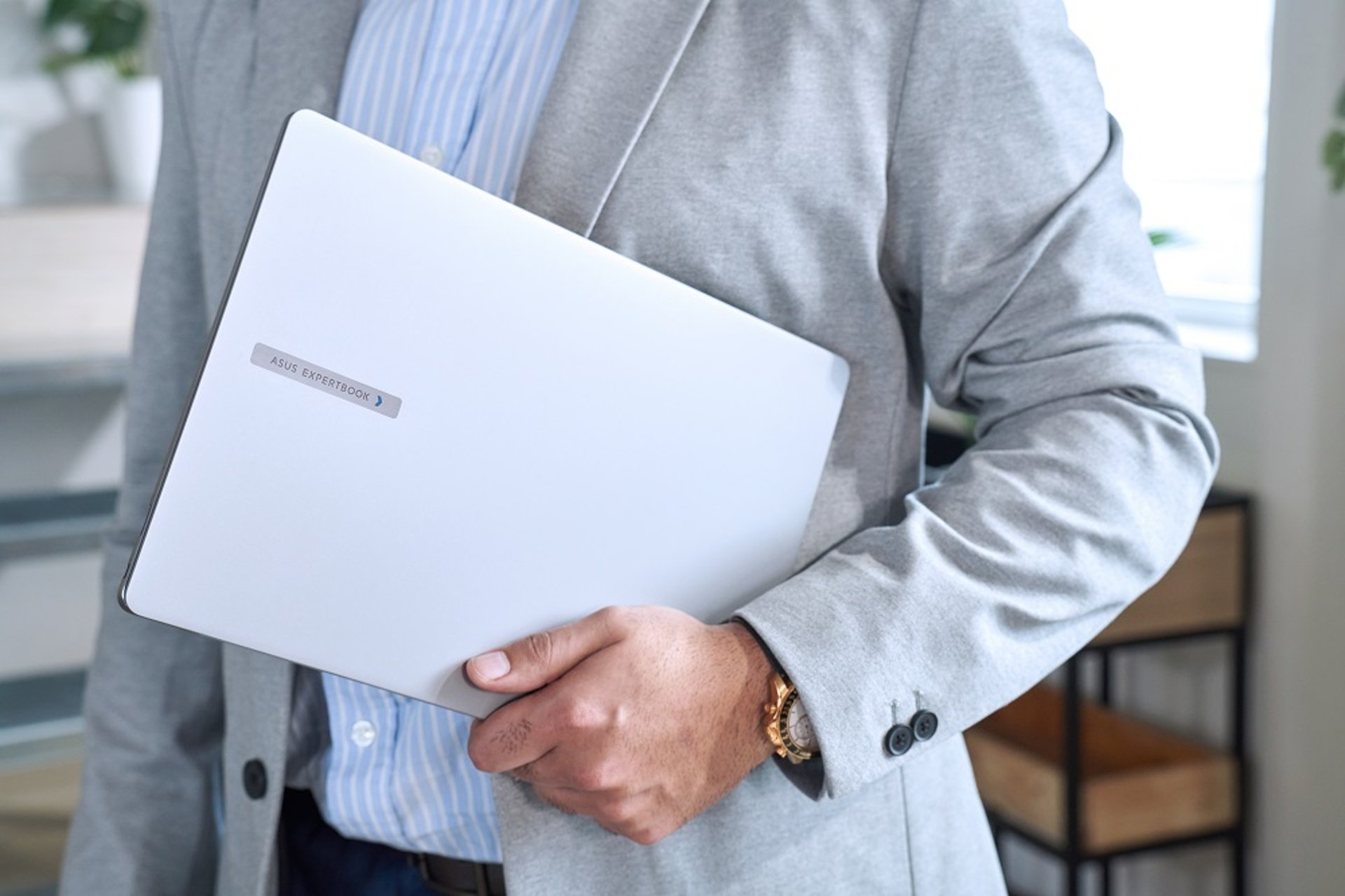 ASUS predstavuje ExpertBook P5, svoj prvý Copilot+ biznis PC