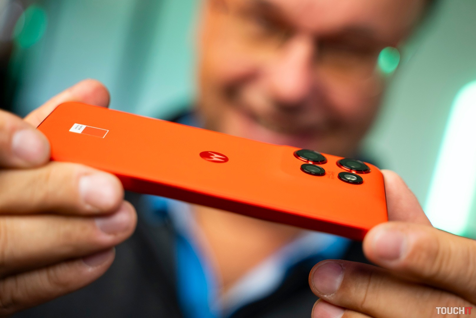 Motorola prináša rozšírené možnosti zabezpečenia so zavedením systému Android 15