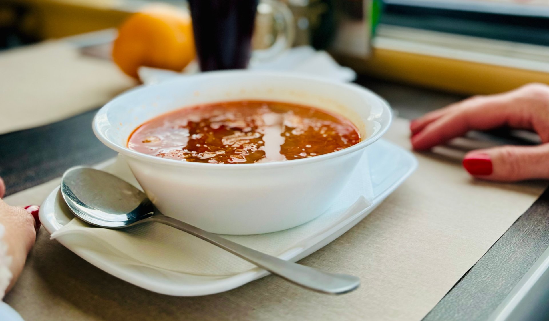 Sviatočné chute v reštauračných vozňoch: Varené víno a kapustová polievka