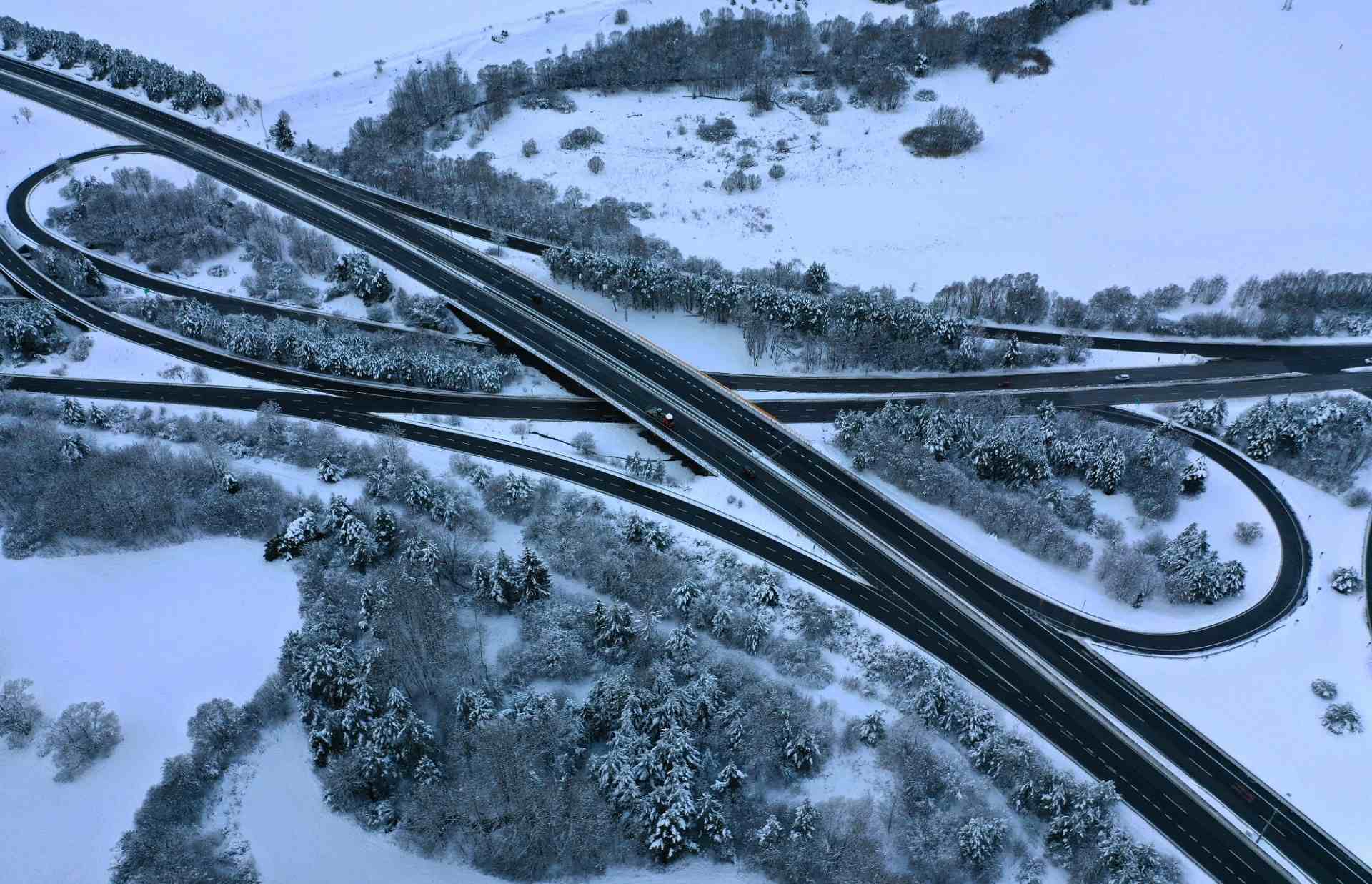 Počas piatka očakáva NDS zvýšenie dopravy o takmer tretinu