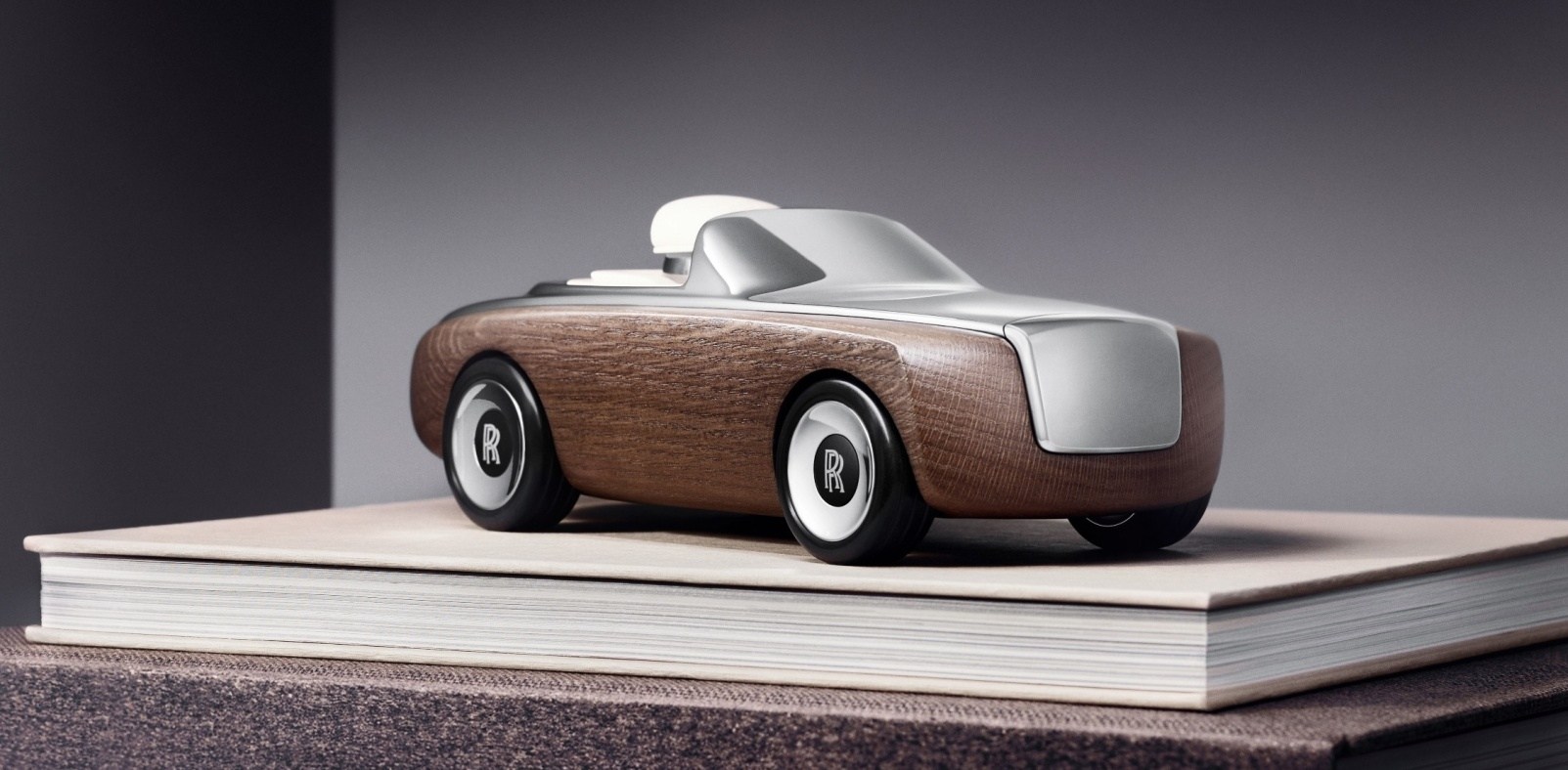 Rolls-Royce Motor Cars predstavuje Cameo