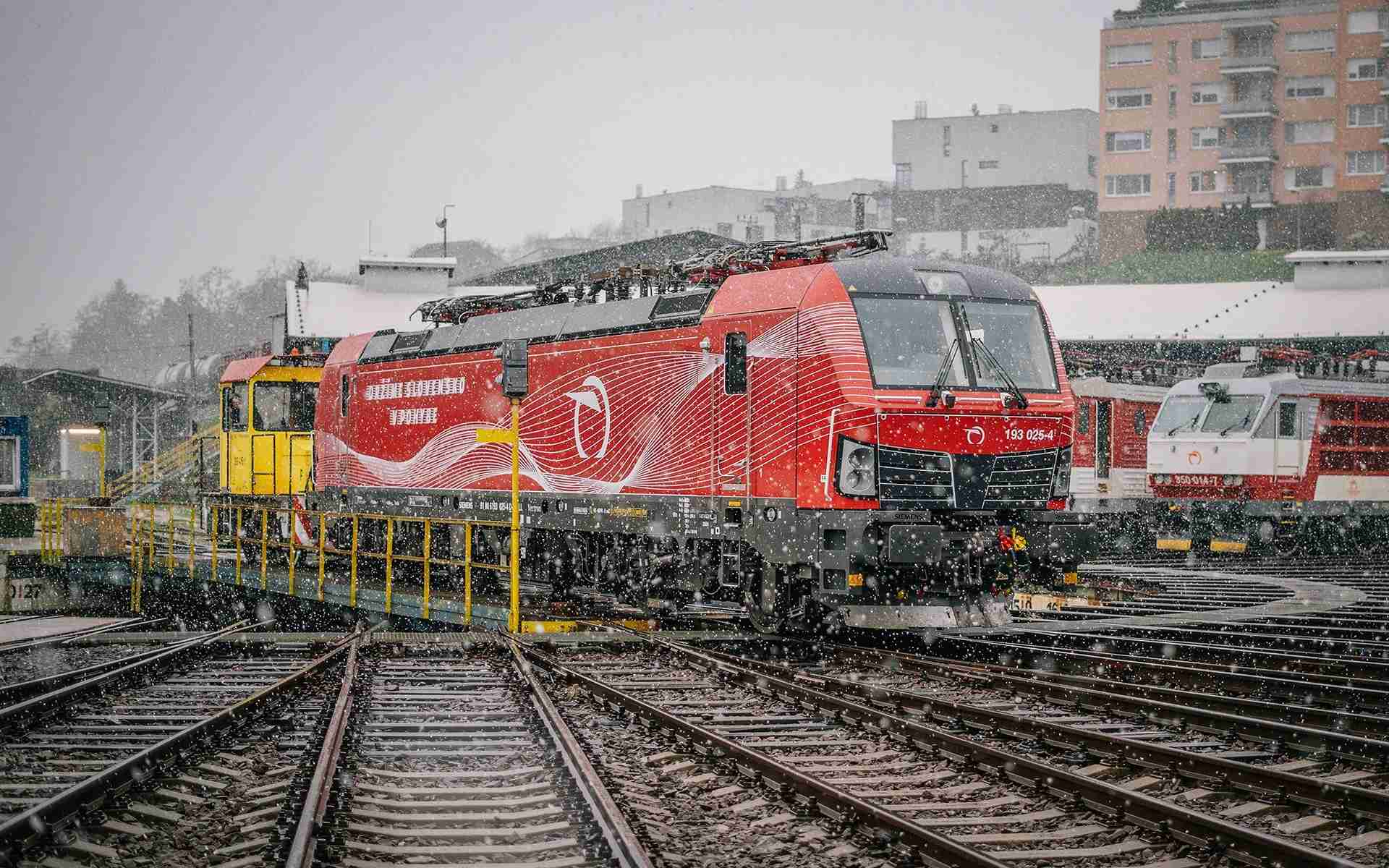 Prvé rušne za legendárne Gorily mieria do prevádzky. Vectrony ZSSK s novým dizajnom dopĺňajú flotilu národného dopravcu