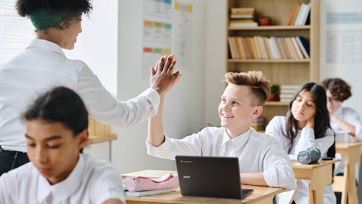 Prieskum spoločnosti Acer Education Partners odhaľuje silné a slabé stránky digitalizácie škôl v regióne EMEA