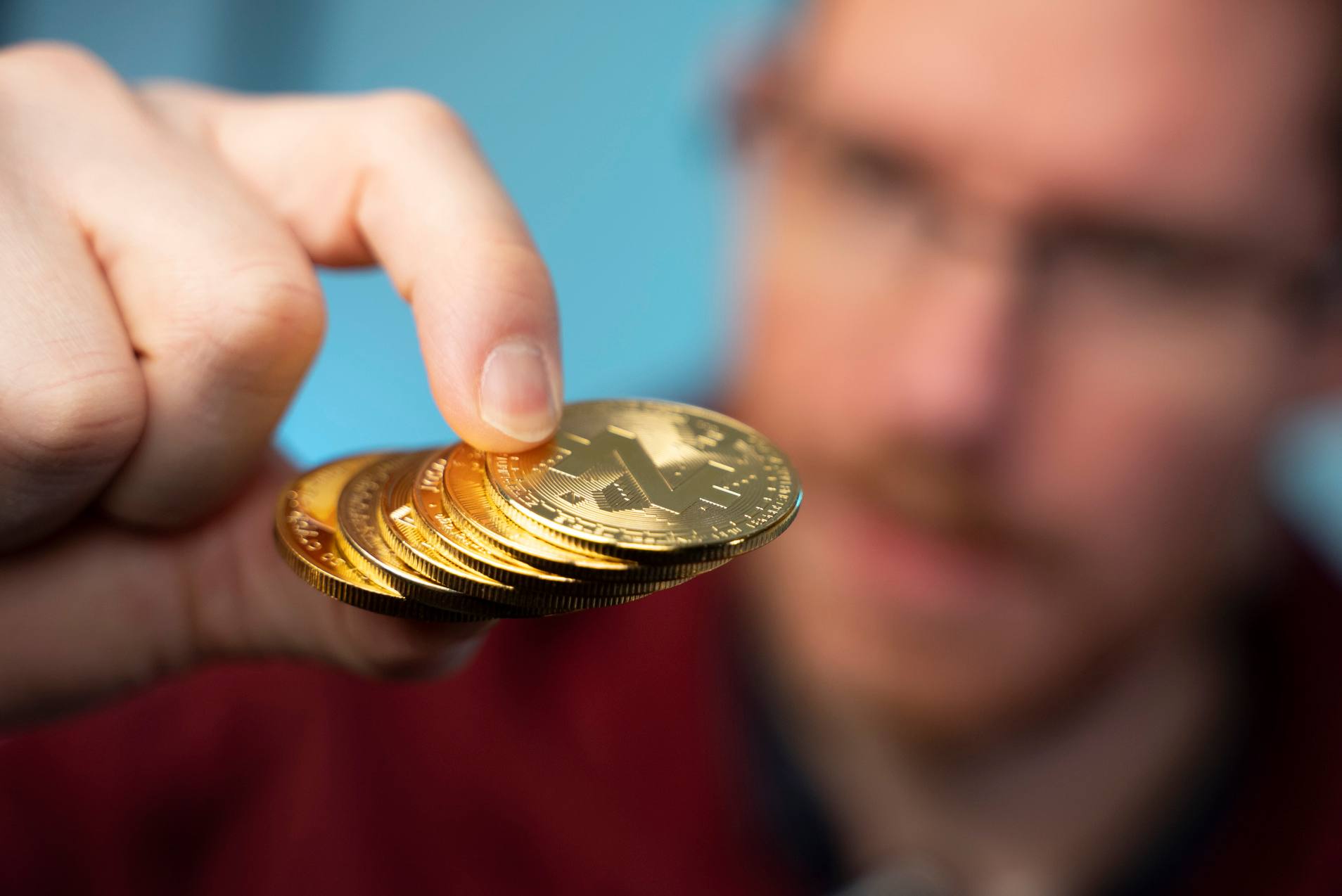 Bitcoin opäť krváca. Z kryptomien sa počas niekoľkých hodín vyparili miliardy – a dolár ukazuje svoju silu