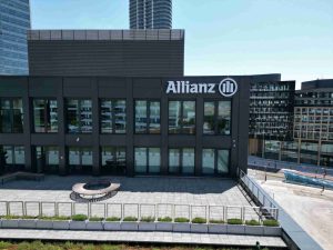 Allianz bratislava budova eurovea