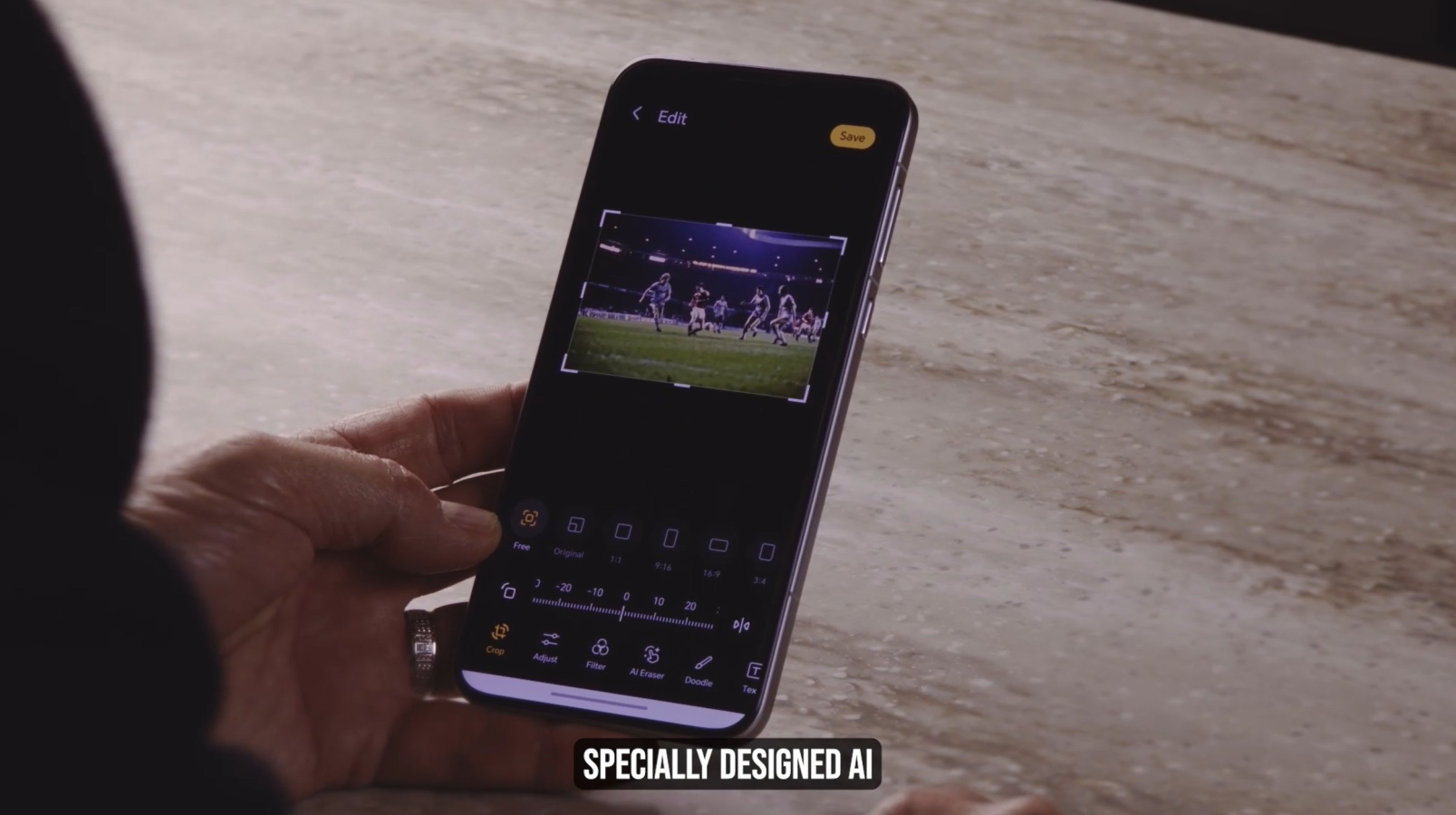 HONOR vďaka sponzorstvu spoločnosti Qualcomm s Manchester United oživuje 115 rokov ich histórie pomocou AI Photo Upscale na Magic7 Pro