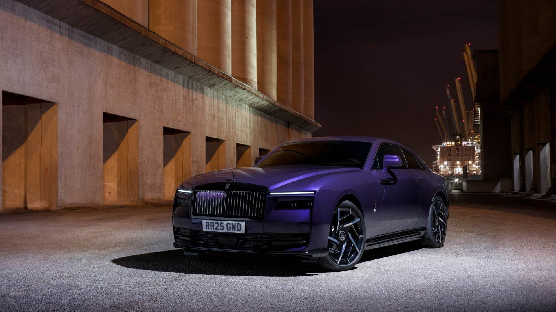 Rolls-Royce predstavuje Spectre Black Badge – ešte silnejšie Alter Ego