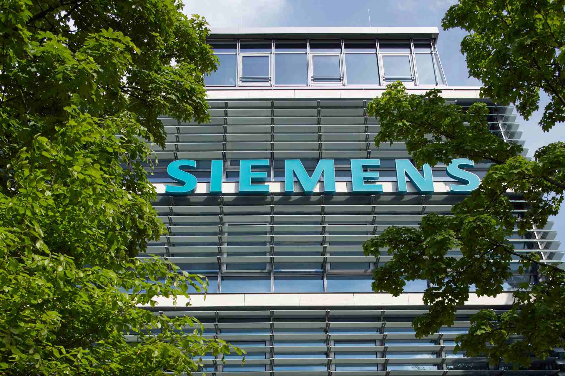 Siemens opäť patrí medzi najlepších zamestnávateľov na Slovensku. Spolupráca, priestor na rast a odbornosť pomáhajú posúvať celý priemysel