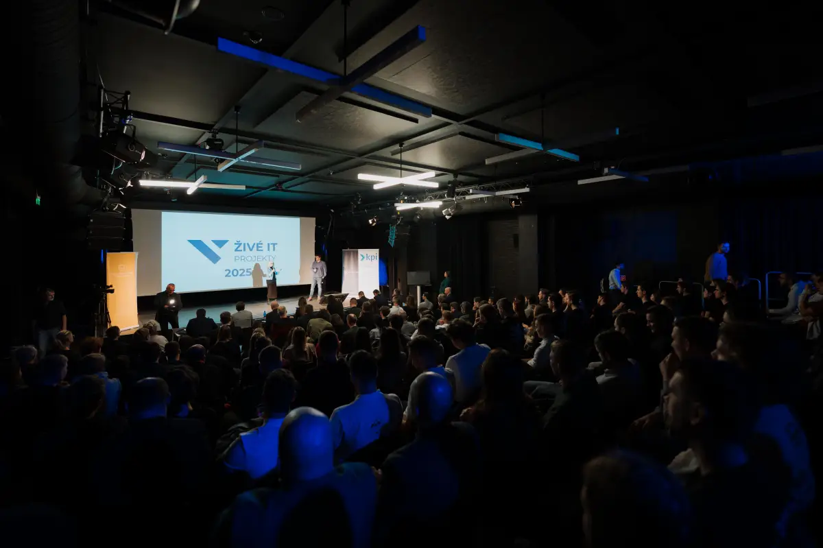 Jubilejný ročník súťaže Živé IT projekty ovládli témy z oblasti AI či e-Health. Najviac zaujalo rehabilitačné zariadenie