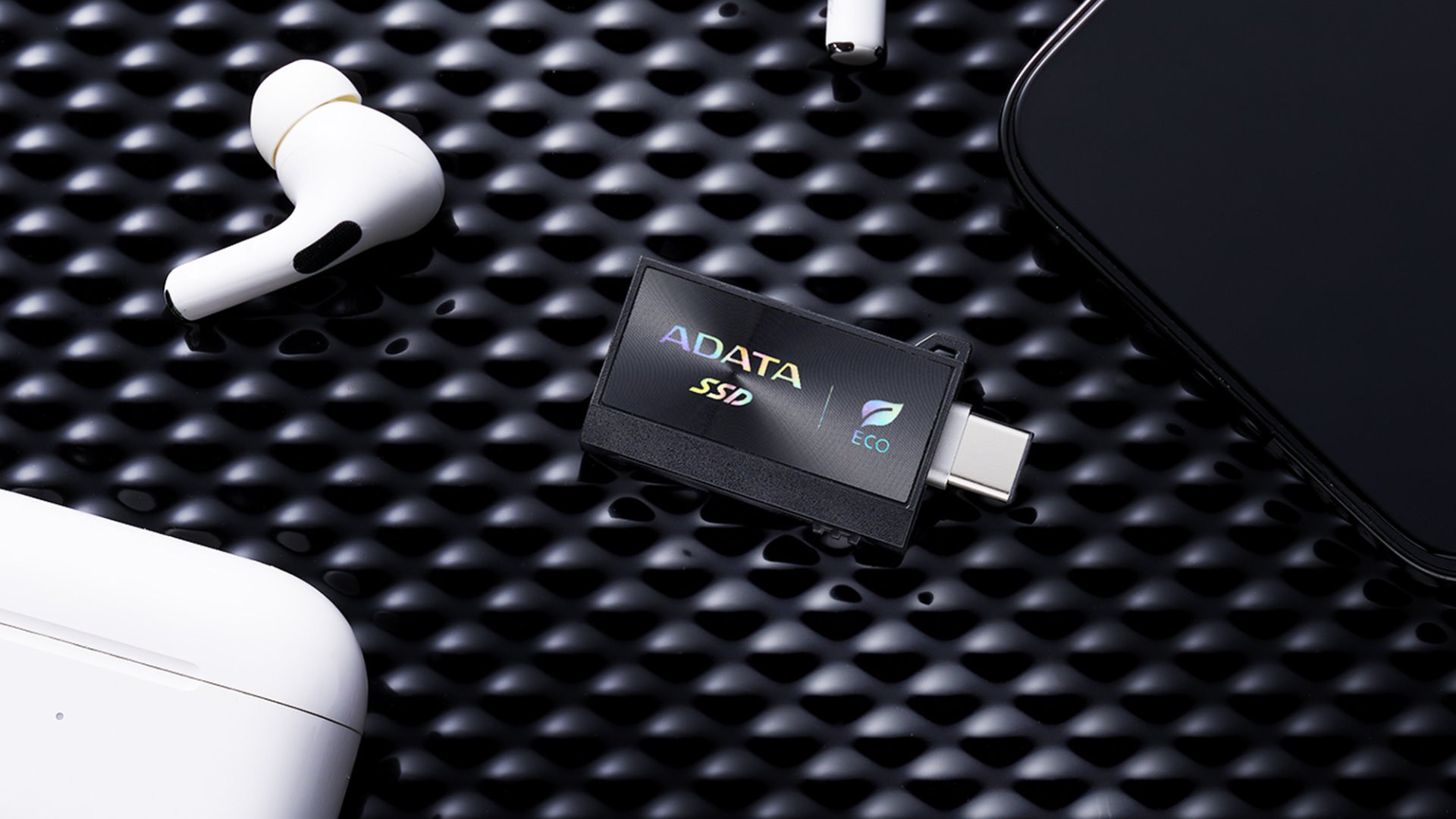 ADATA odhaľuje SC730, najkompaktnejší externý SSD disk na trhu s dvomi konektormi