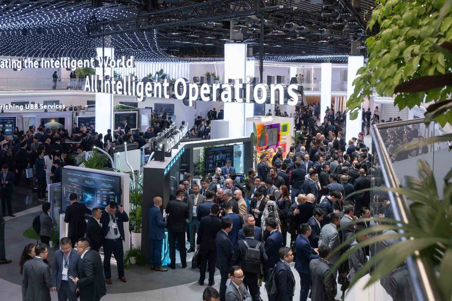 Huawei plne inovuje svoje štyri hlavné inteligentné sieťové riešenia Xinghe na budovanie vysokokvalitných sietí s napájaním Al