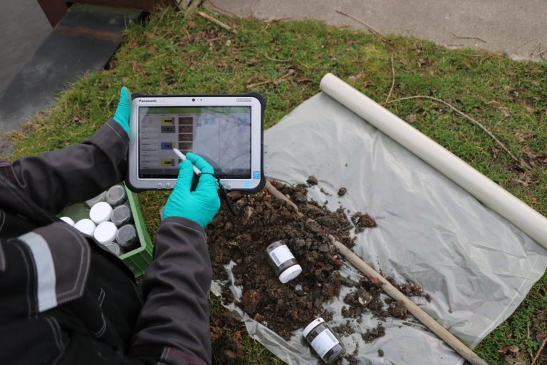 TOUGHBOOK pomáha pri zhromažďovaní dát o lokalitách, ktoré už vhodné pro sanáciu