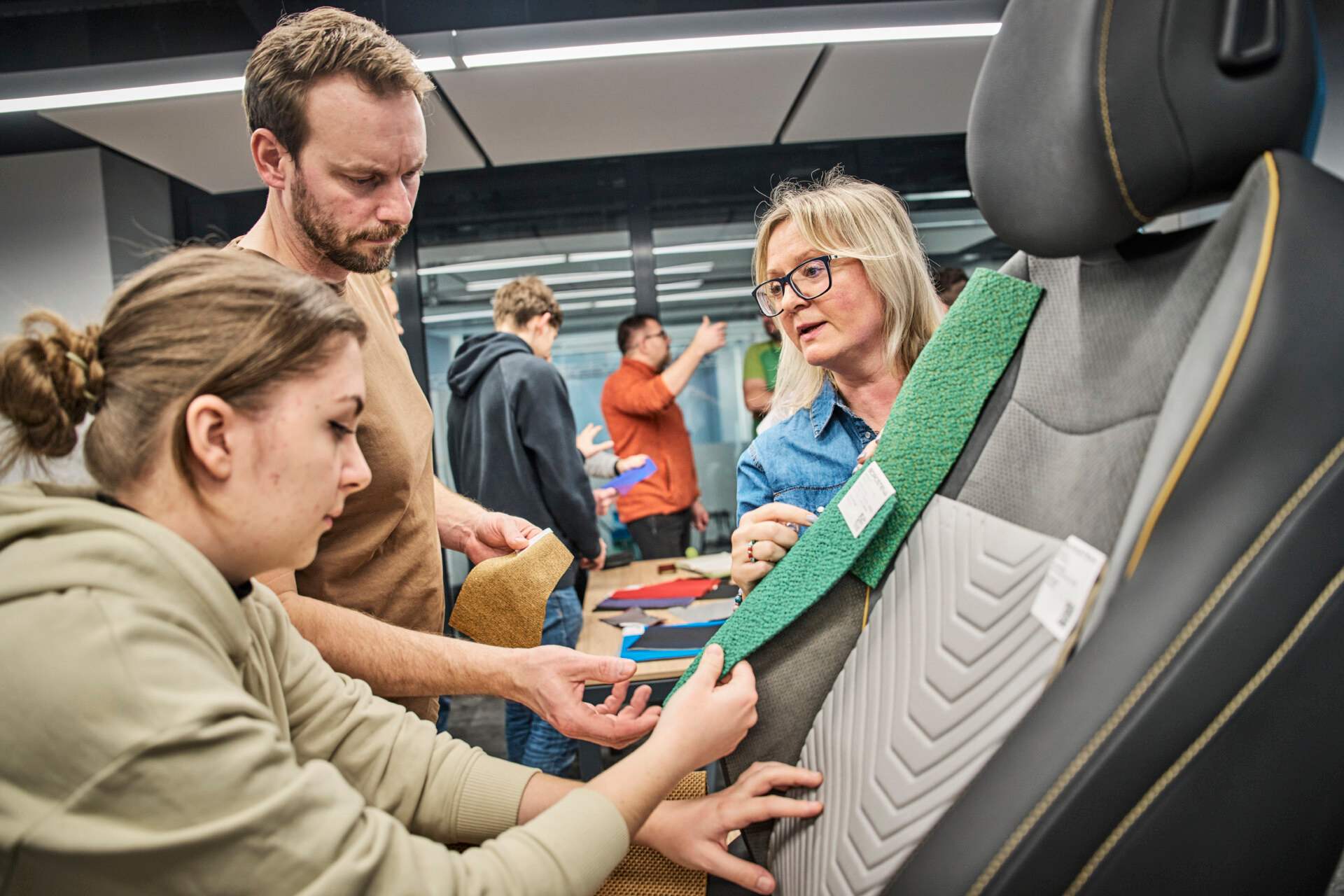 10. žiacke auto: Oslava 130. výročia spoločnosti s unikátnym vozidlom