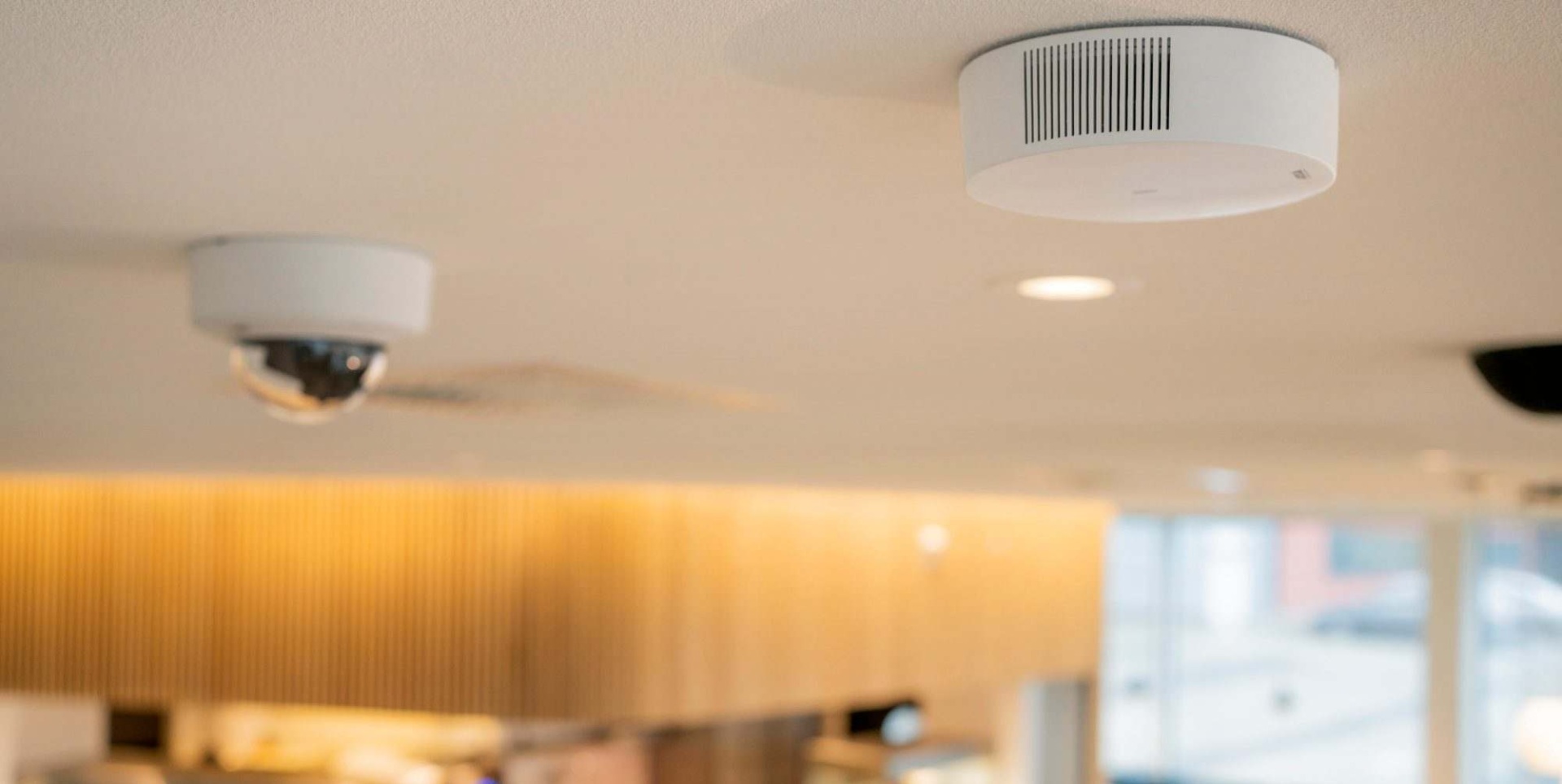 Už neutajíte ani vapovanie! Axis uvádza svoje prvé environmentálne senzory určené na meranie a riadenie kvality ovzdušia v interiéroch