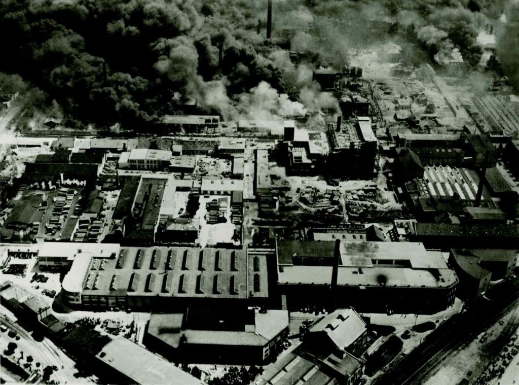 Pohľad na bombardovanú Bratislavu