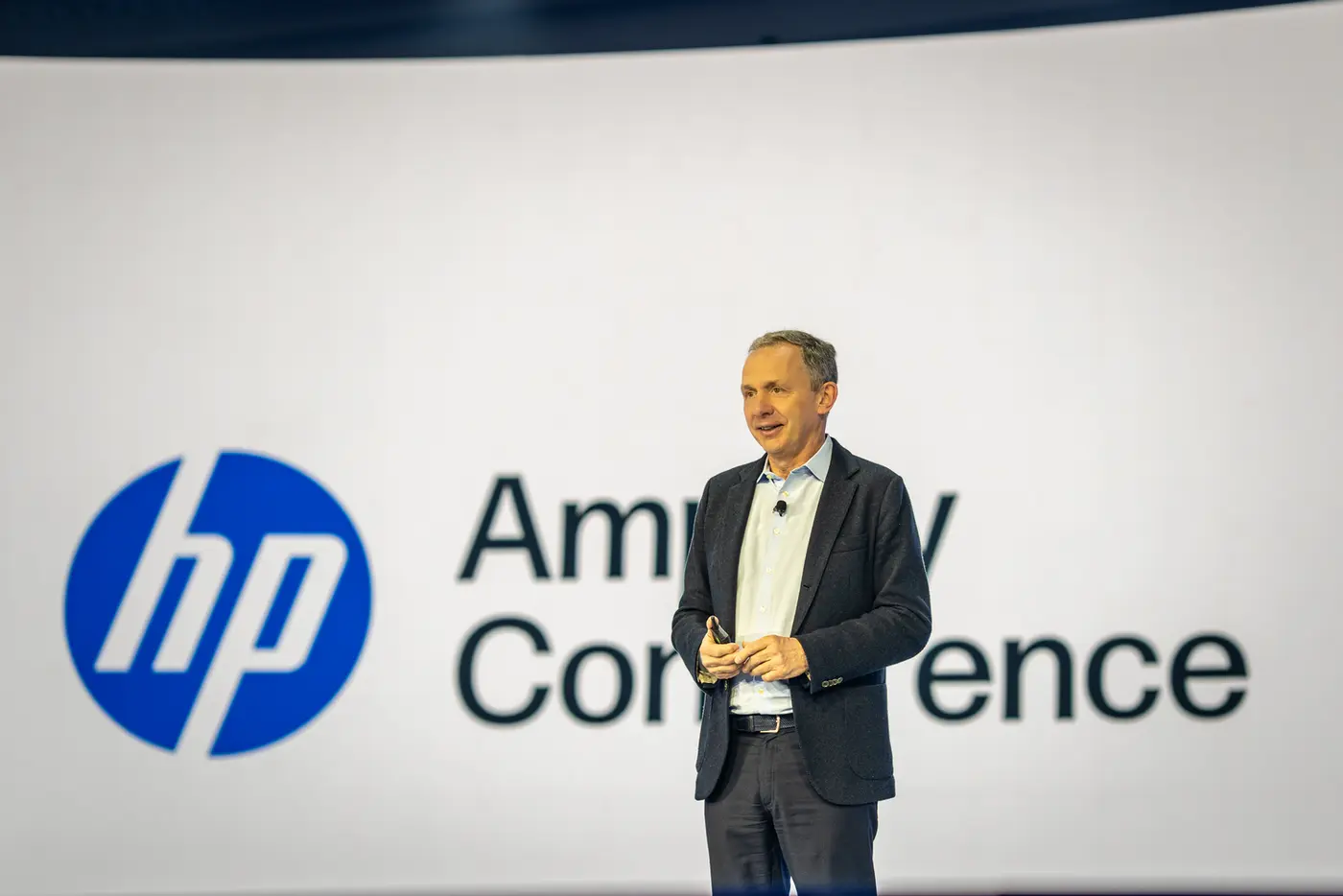 HP predstavuje HP Latex R530 AI a ďalšie technológie pre digitálnu tlač