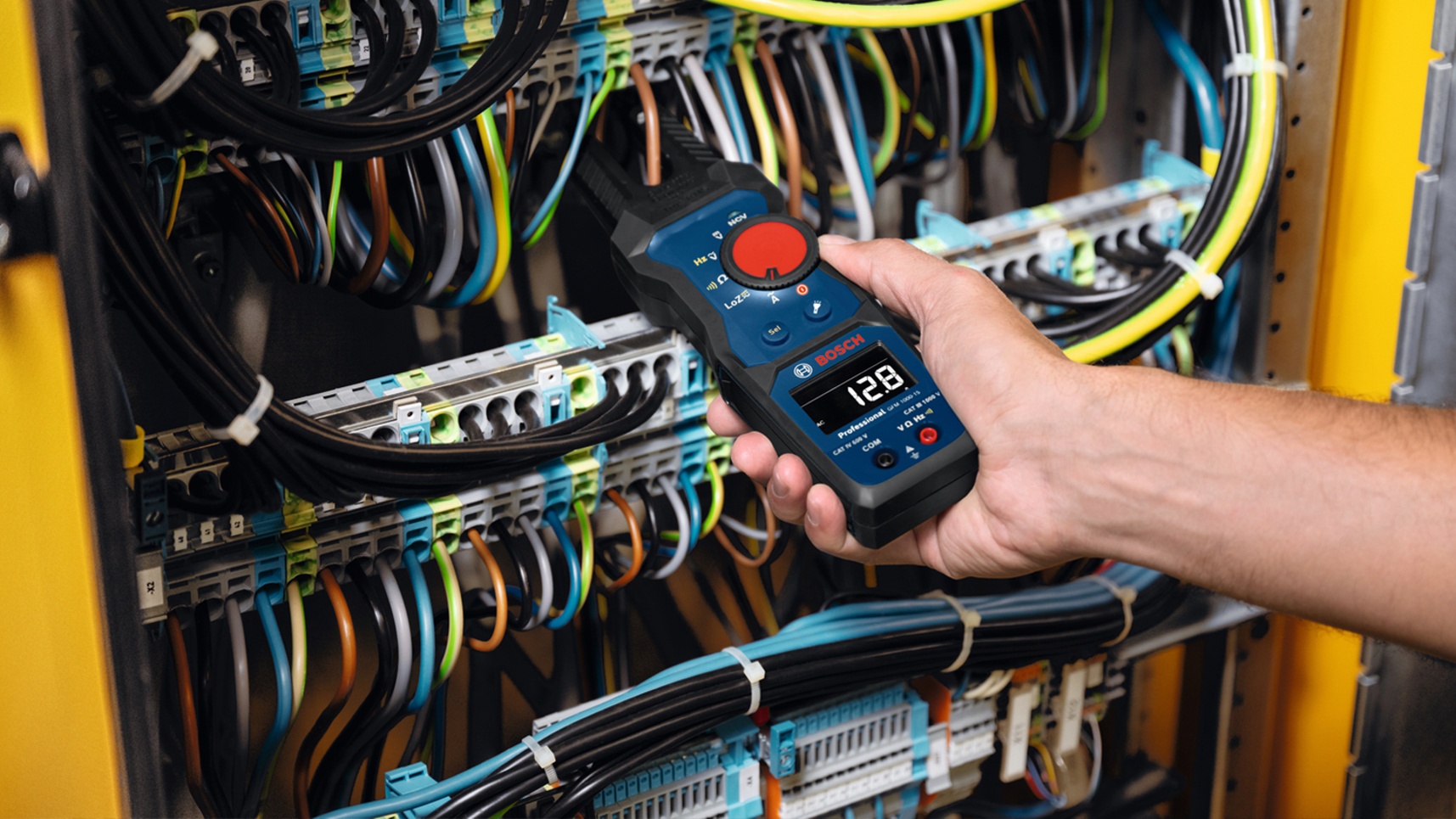 Bosch uvádza na trh novú radu meracej techniky: Elektrické skúšačky pre profesionálov