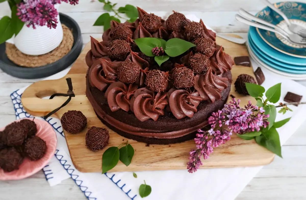 Čokoládový sen na tanieri: Torta, ktorú si zamilujete