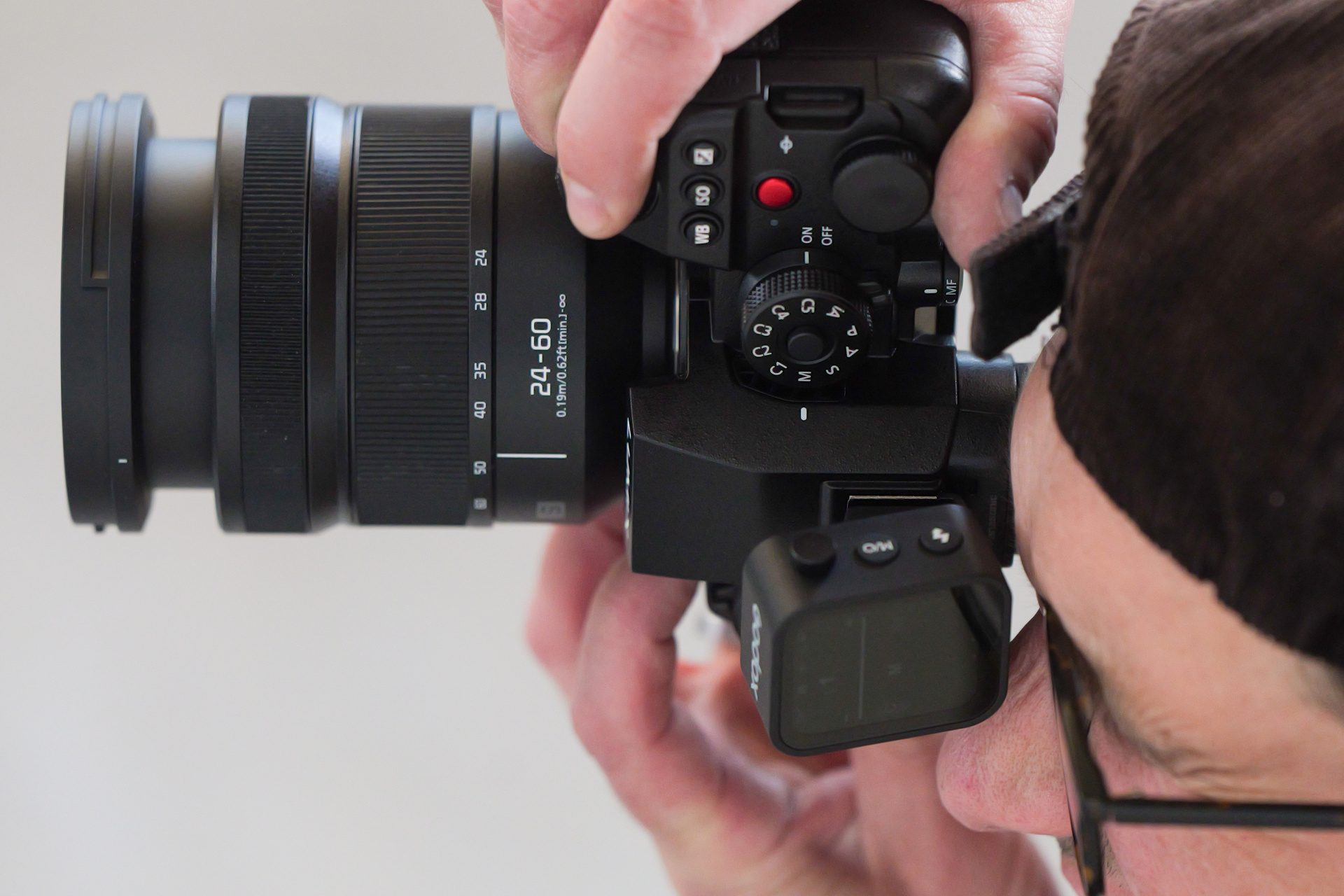 Panasonic predstavuje nový zoom objektív s vysokou konštantnou sveteľnosťou: LUMIX S 24-60mm F2.8 (S-E2460)