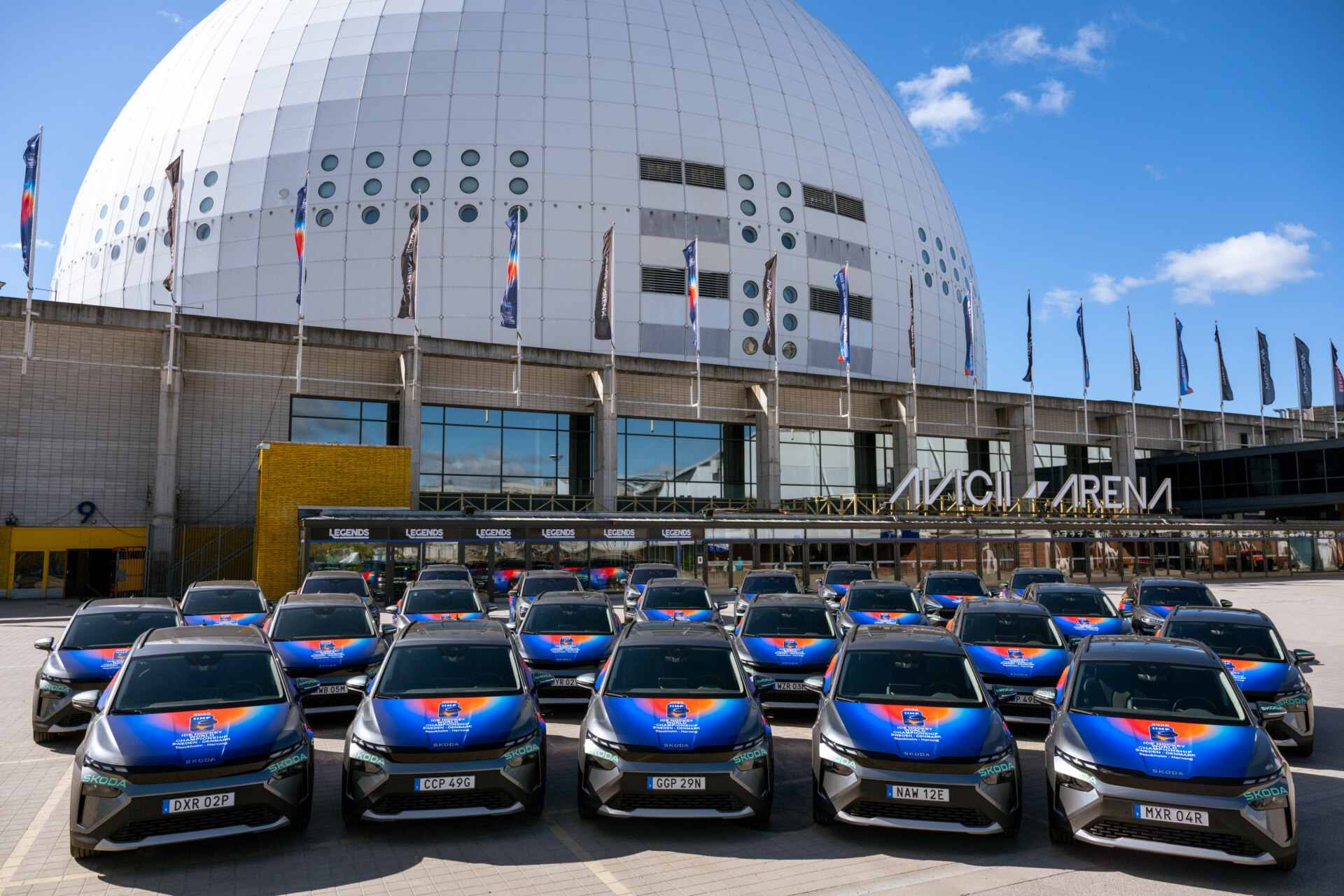 Škoda Auto oslavuje 32. rok ako oficiálny hlavný sponzor Majstrovstiev sveta IIHF v ľadovom hokeji svetovou premiérou nových vozidiel Enyaq RS