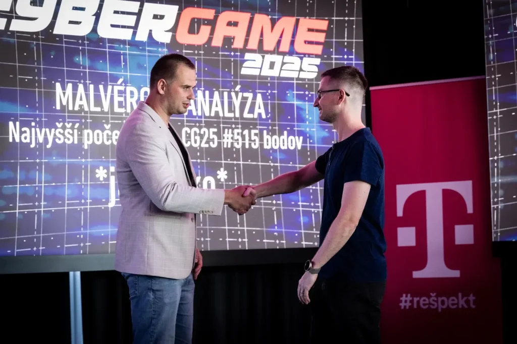 Ján Doboš, zástupca riaditeľa SK-CERT a Martin Jantošovič, Expert vo vetve Malvérová analýza
