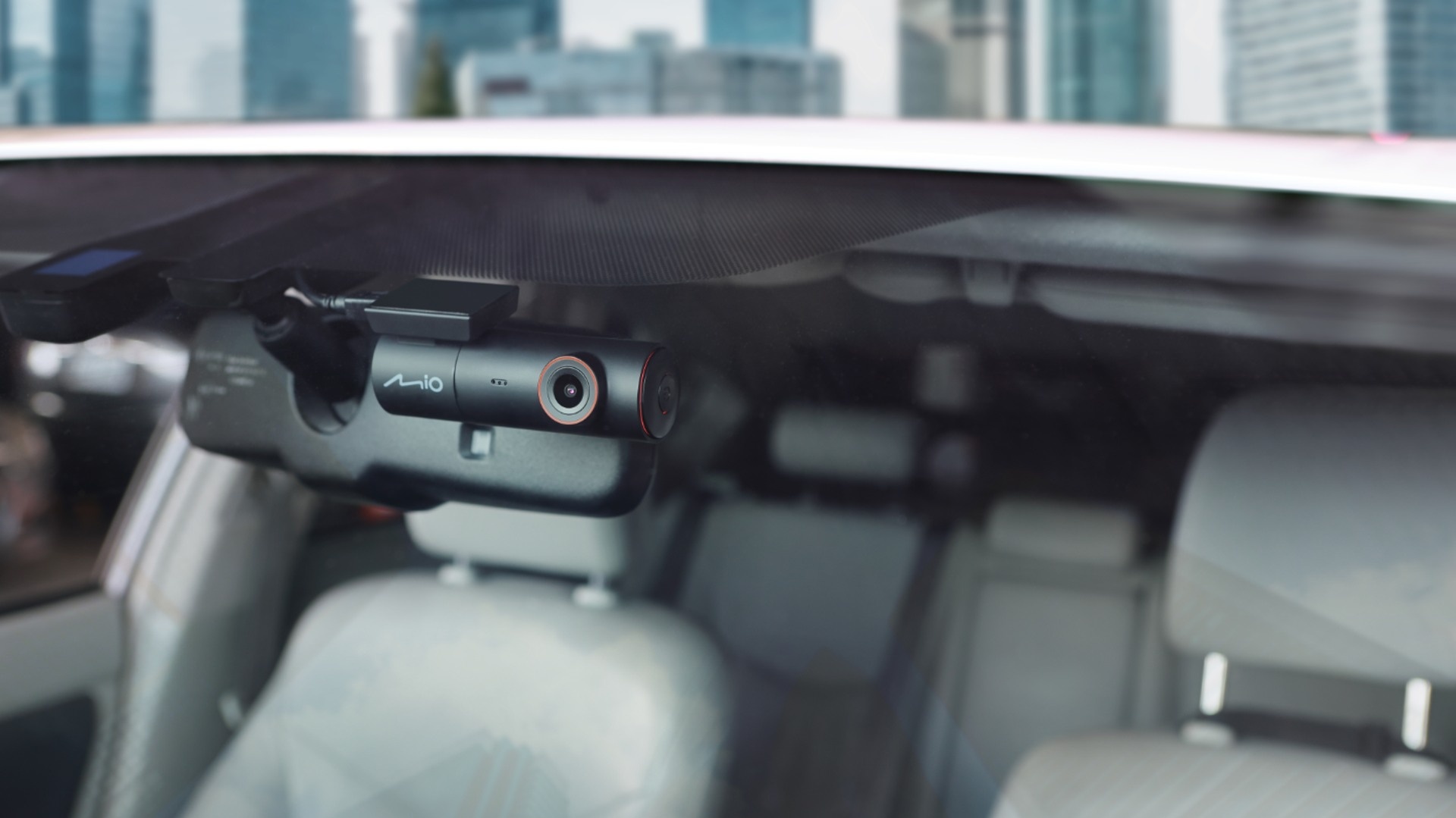 Mio MiVue J35 WiFi 2.5K: diskrétna autokamera a GPS modulom, radarmi a cenovo dostuponá