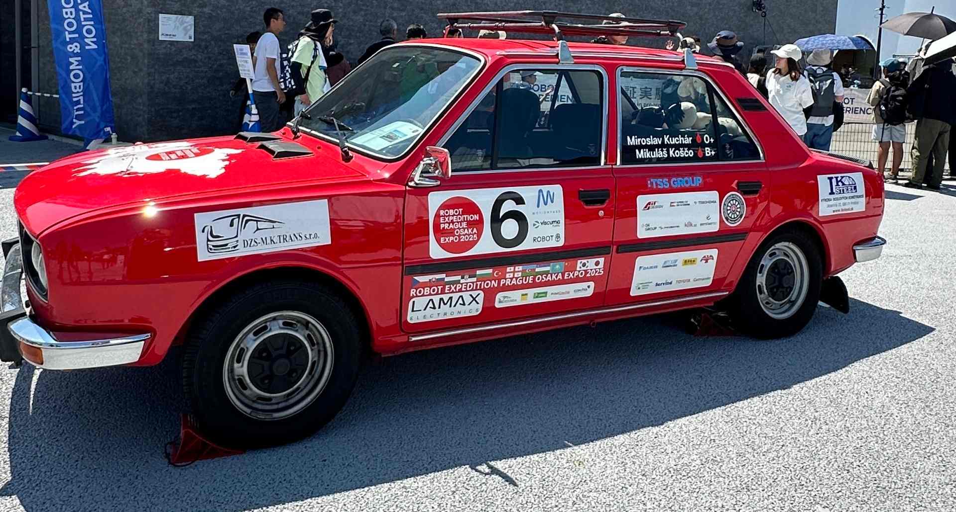 Retro výprava dorazila do Osaky po viac než 12-tisíc kilometroch ako symbol priateľstva a mieru