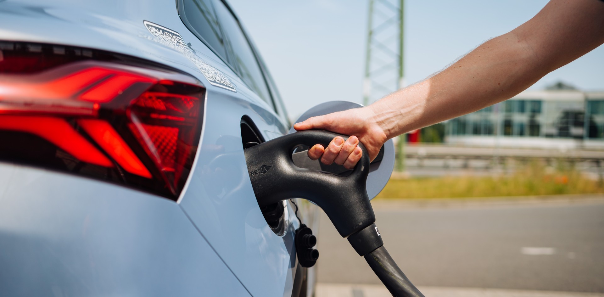 Utiahne elektromobil v kolóne klimatizáciu? A ktorá clona je najlepšia?