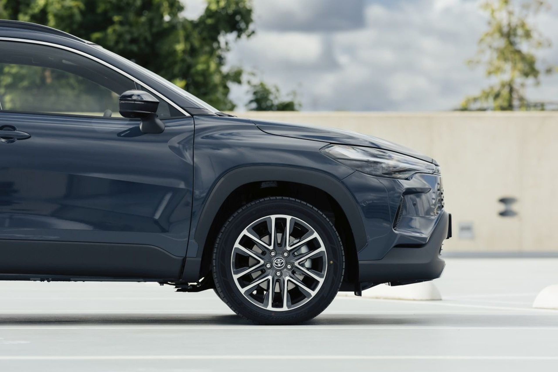 Toyota s novým rekordom globálneho predaja a výroby. Viac ako 5,5 milióna áut za pol roka