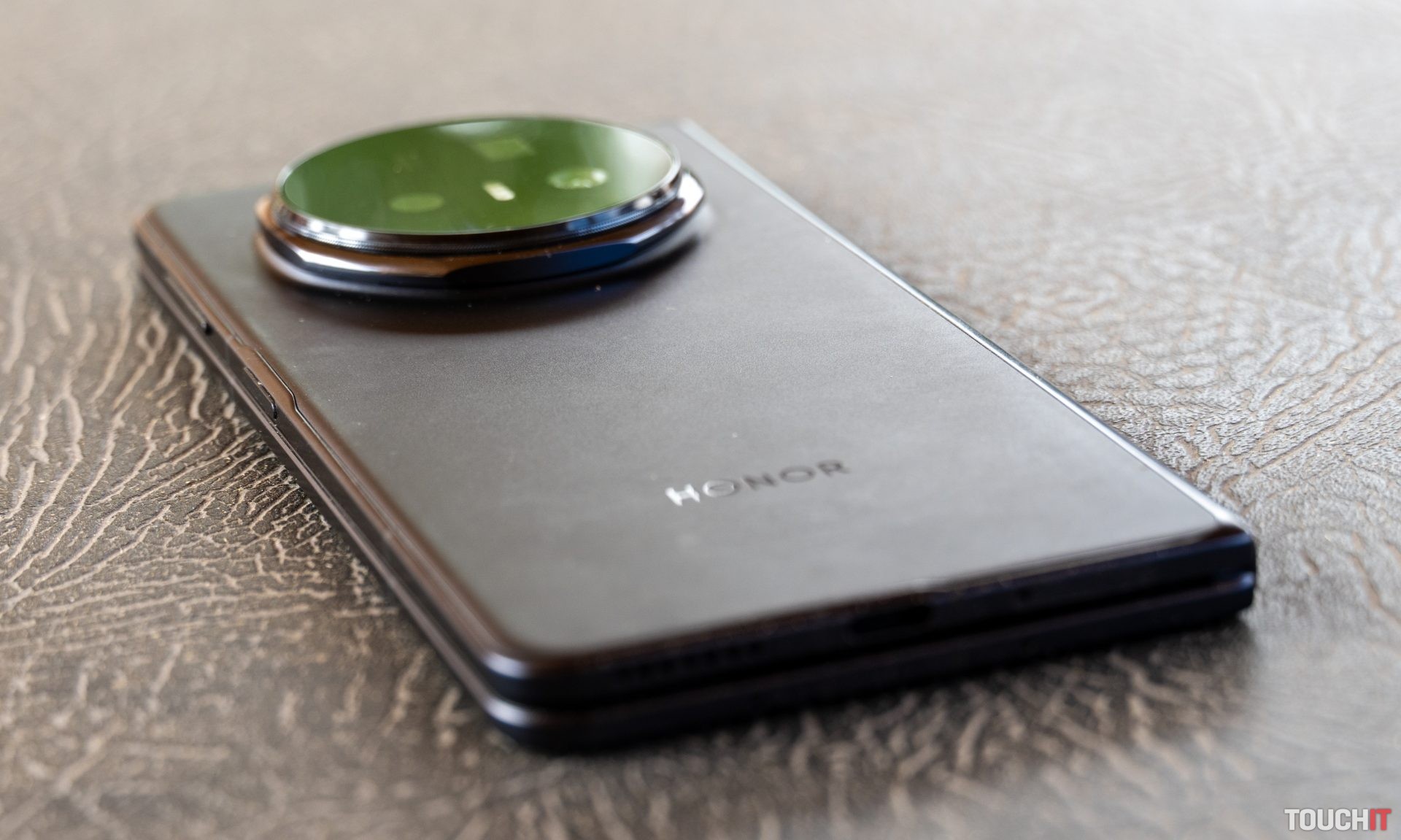 HONOR a Qualcomm posúvajú hranice mobilných inovácií s modelom HONOR Magic V5