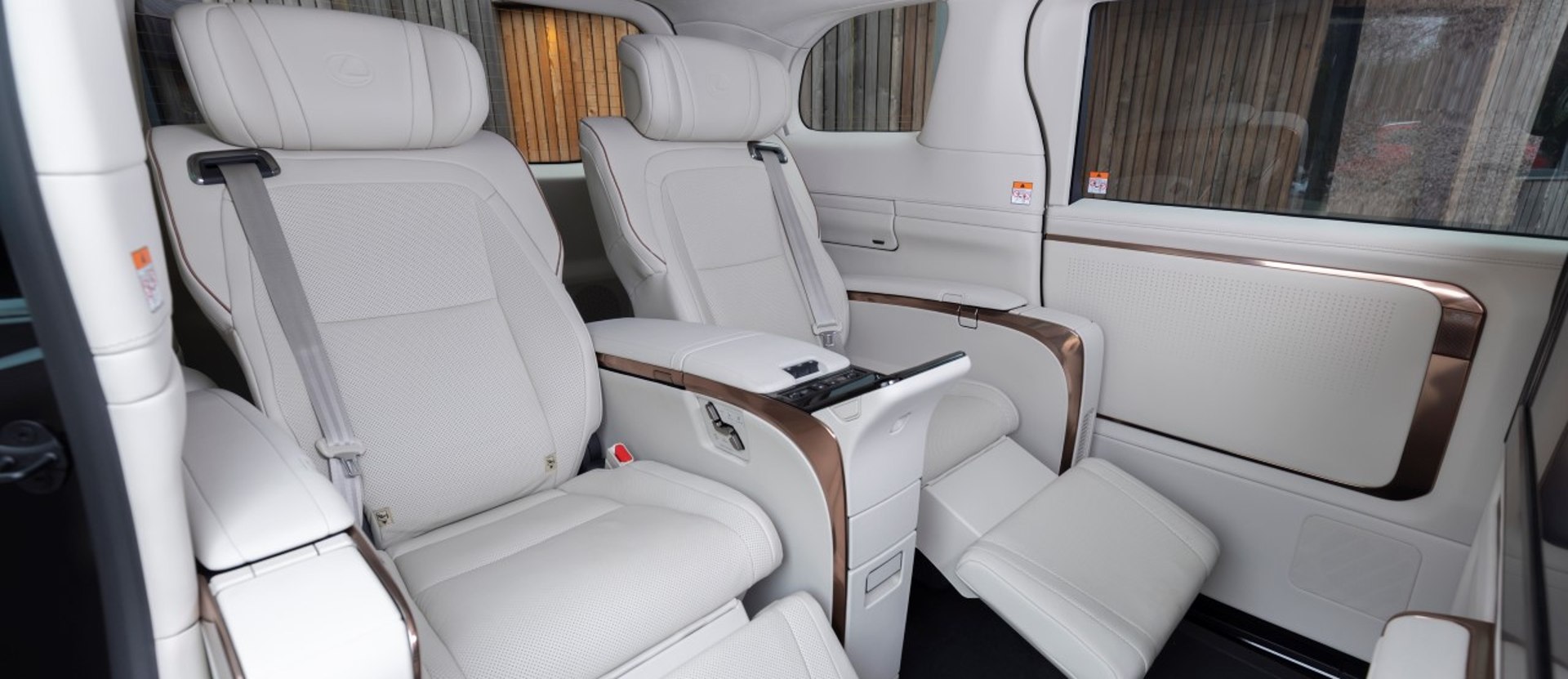 Vozidlá Lexus sú ideálne pre VIP pasažierov