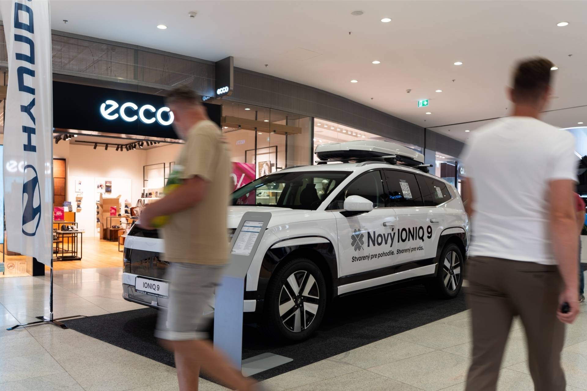 Unikátny slovenský strešný box absolvoval predpremiéru. Vďaka aerodynamike má minimálny vplyv na spotrebu a dojazd